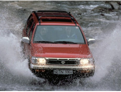 Pathfinder R50 (1996–1999)