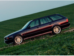 M5 E34 (1988–1995)