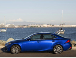 IS XE30 (2013–2020)