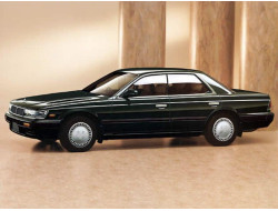 Laurel C33 (1989–1993)