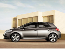 Auris E150 (2010–2012)