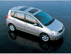 Corolla Verso I (2001–2006)