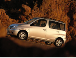 Yaris Verso (1999–2006)