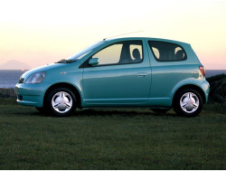 Vitz P10 (1999–2001)