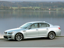 M5 E60/E61 (2004–2010)