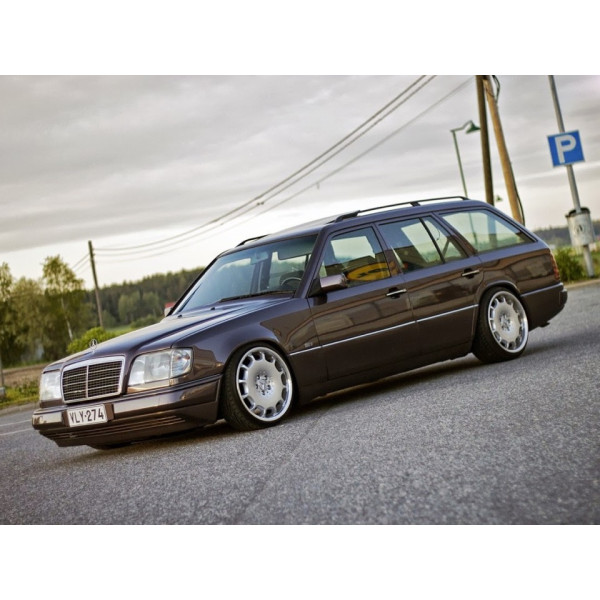 Внутренняя арка/подкрылок для Mercedes-Benz E–klasse S124